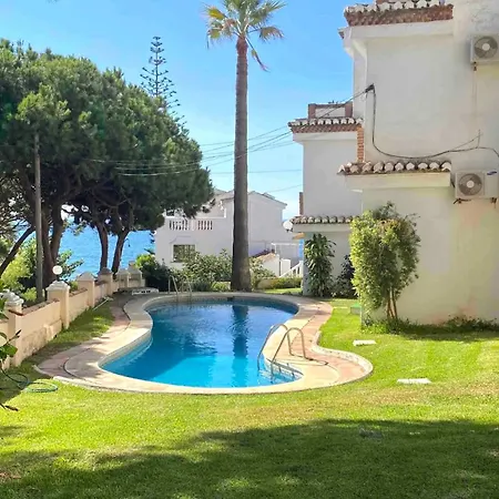 Mijas Costa - Beachside Apartment-c *