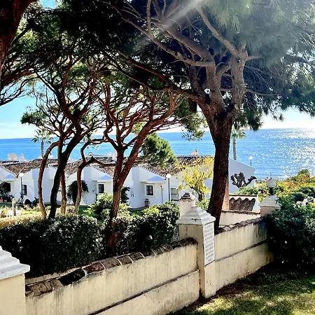 Mijas Costa - Beachside Apartment-c *